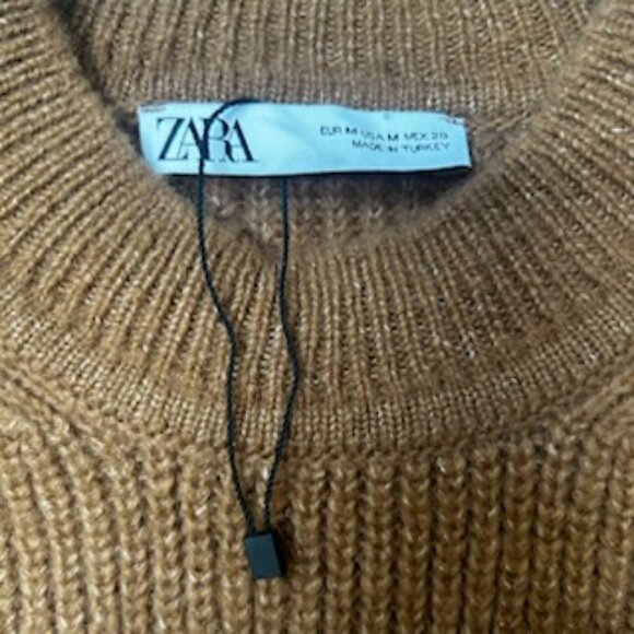 NWOT Chunky Knit Relaxed Fit Pullover Crewneck Sweater With Side Slits - Picture 4 of 8